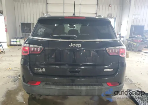 2018 Jeep Compass Latitude z USA, uszkodzony, nr VIN 3C4NJDBB3JT392985